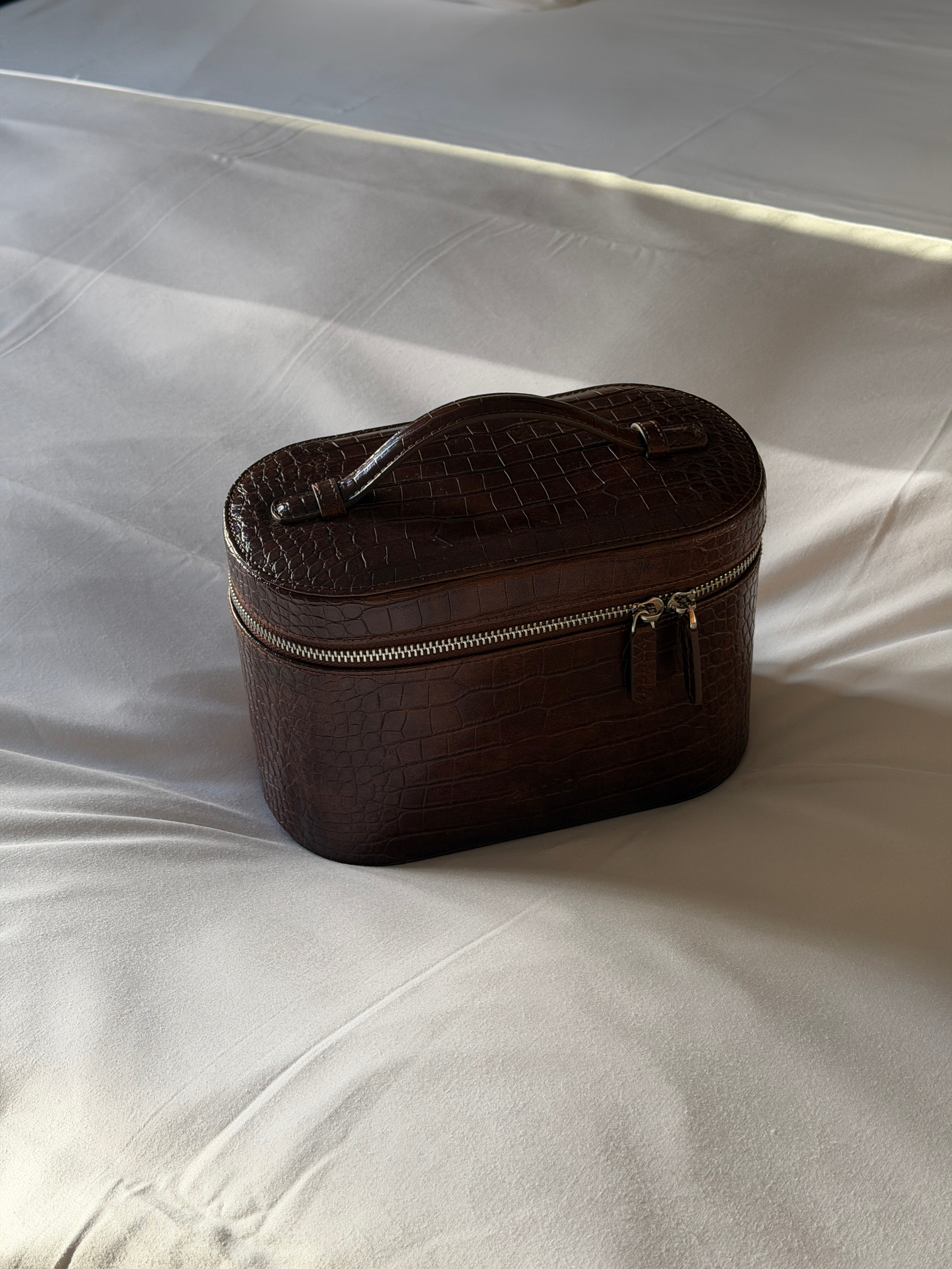 The amio bag